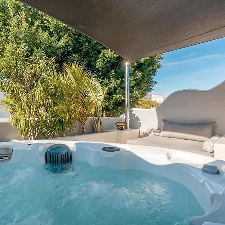 Oasis 3* Fira (Santorini)