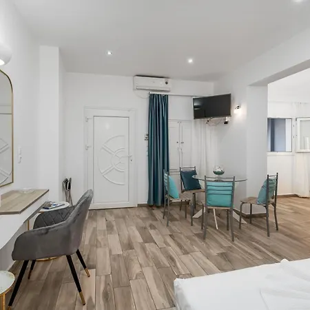 Oasis 3* Fira (Santorini)