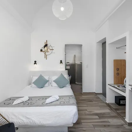 Oasis Fira (Santorini)