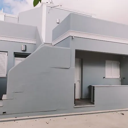 Oasis 3* Fira (Santorini)