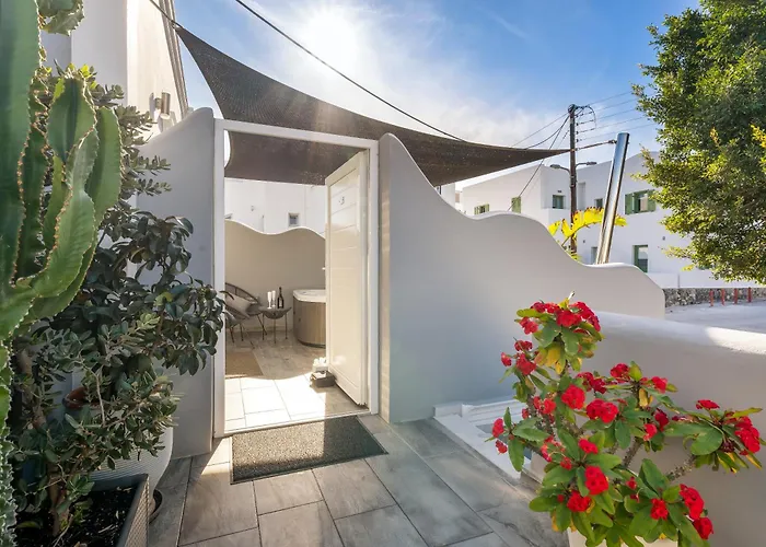 Oasis Hotel Fira (Santorini)