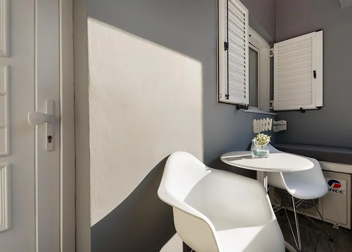 Oasis 3* Fira (Santorini)