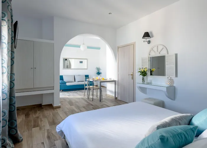 Oasis Fira (Santorini)