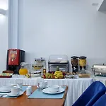 Oasis Hotell 3*
