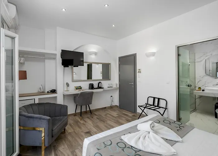 Oasis 3* Fira (Santorini)